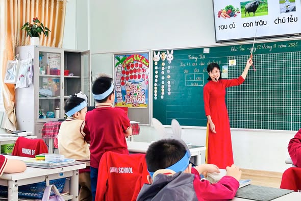 GIÁO VIÊN DẠY GIỎI CẤP TRƯỜNG 2025-2026: TIÊN PHONG ĐỔI MỚI – THẮP SÁNG TRI THỨC VỚI AI VÀ CHUYỂN ĐỔI SỐ