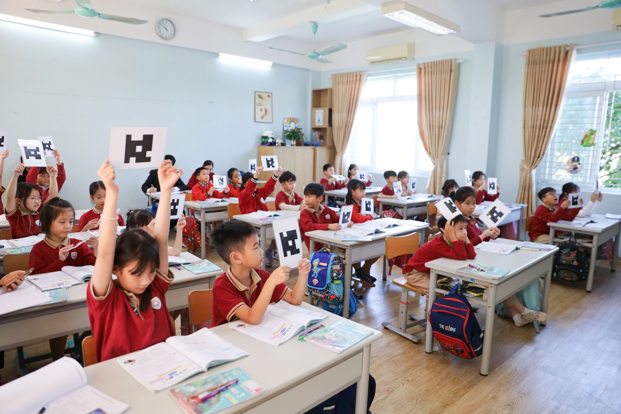 CHÚC MỪNG 12 THẦY CÔ ĐẠT DANH HIỆU GIÁO VIÊN DẠY GIỎI CẤP TRƯỜNG NĂM HỌC 2025–2026