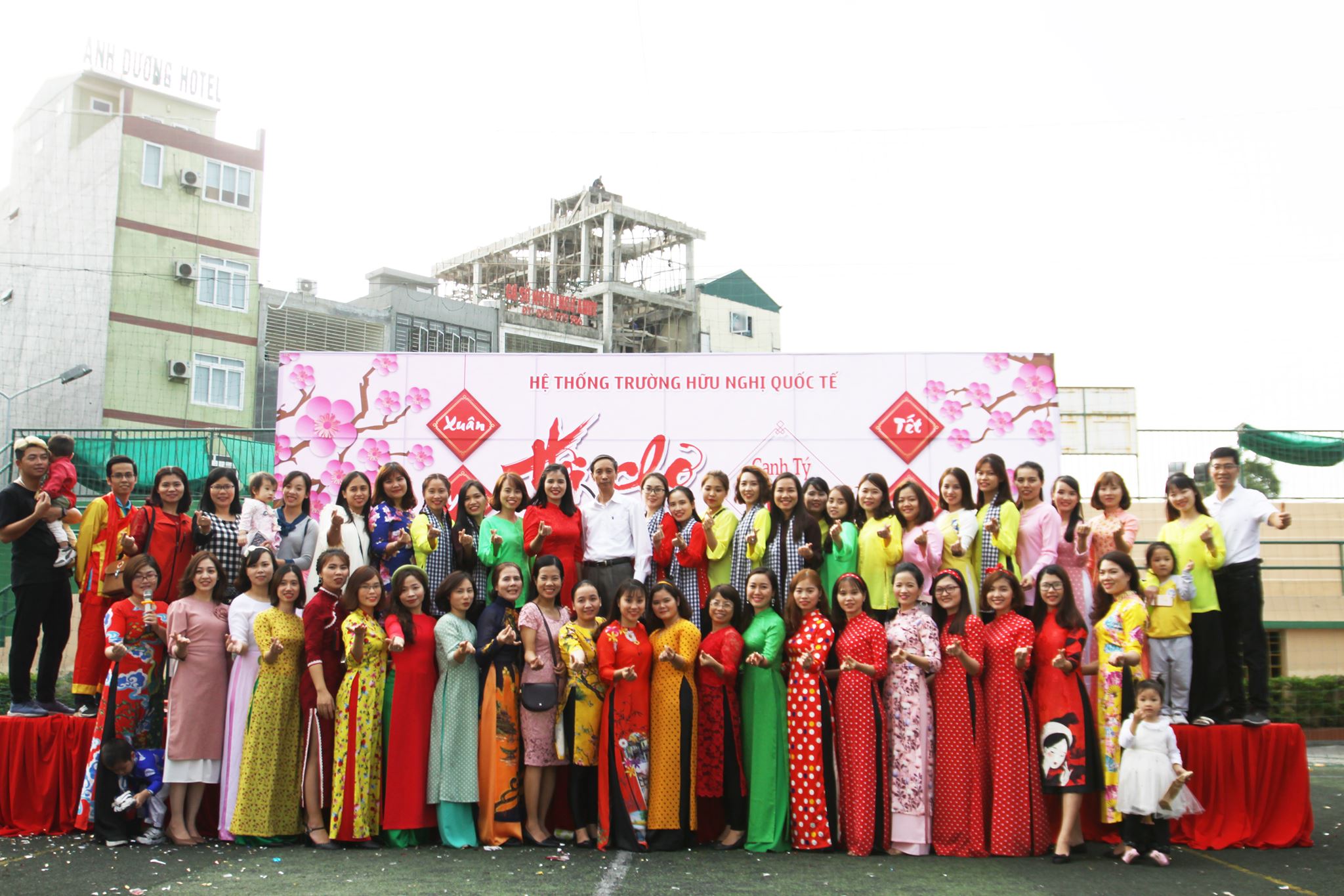Nhộn nhịp phiên chợ xuân HNS 2020