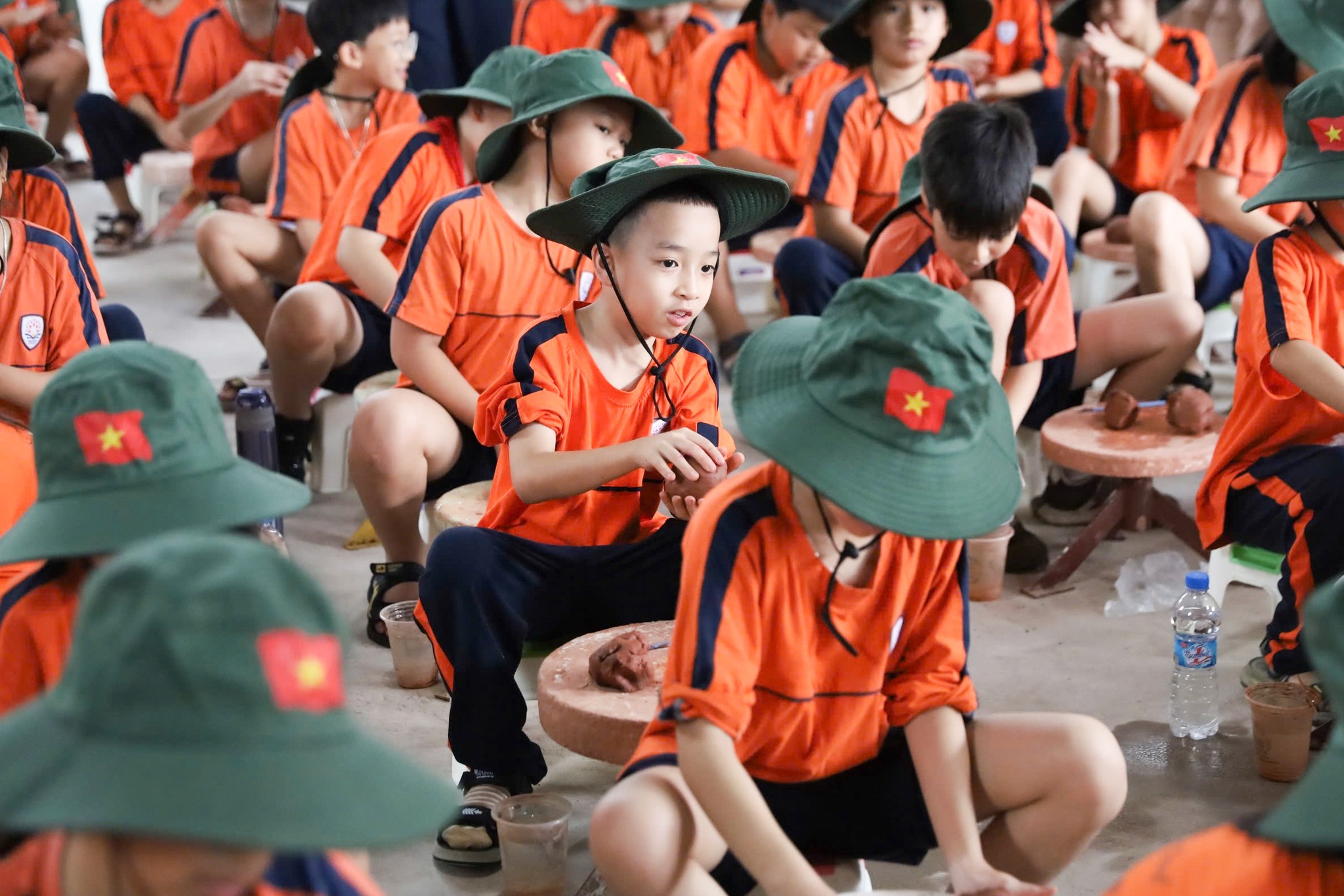 Khối 4 khám phá tinh hoa làng Gốm Dưỡng Động - Bài học sống động về văn hóa Việt