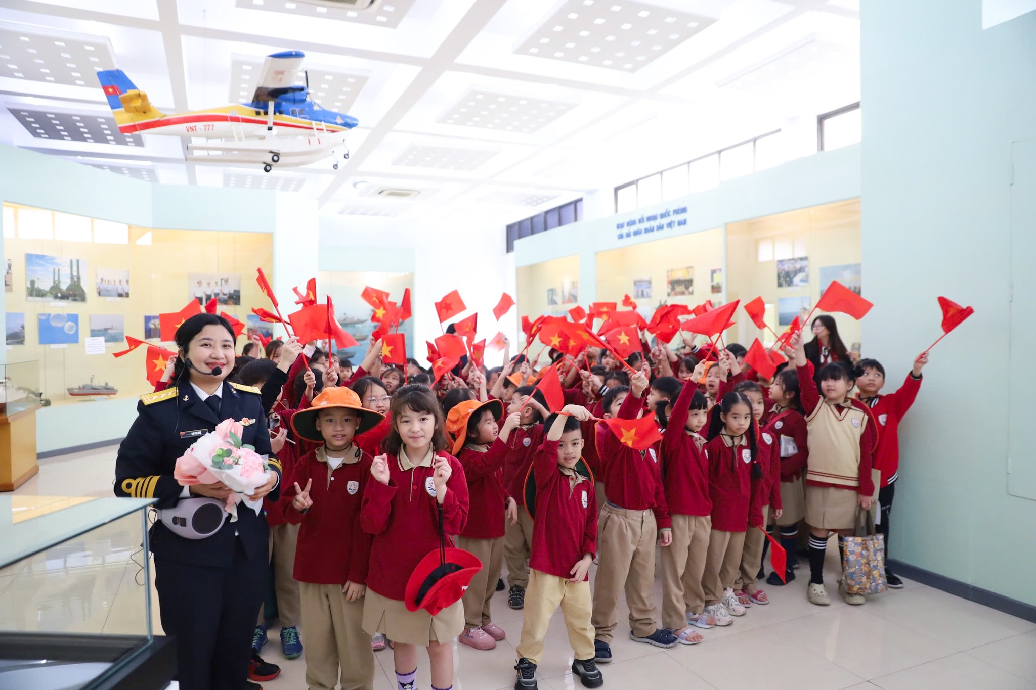 HÀNH TRÌNH KHÁM PHÁ BẢO TÀNG HẢI QUÂN: BÀI HỌC VỀ BIỂN ĐẢO QUÊ HƯƠNG DÀNH CHO HNSERS